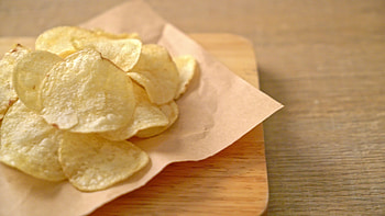 Potato chips with dipping sauce, Delicious combination, Stock video footage, Perfect for sharing HD wallpaper
