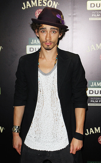 Wacky wardrobe of actor Robert Sheehan, Unconventional fashion, Unique style, Bold choices HD phone wallpaper