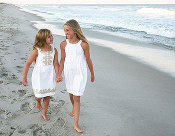 little girl, childhood, blonde, 2 girls, fair, nice, beach, adorable, bonny, sweet, Belle, white, smile, Hair, girl, summer, comely, sightly, pretty, face, lovely, pure, child, fun, graphy, Walk, cute, baby, , drass, Nexus, beauty, kid, feet, sea, beautiful, people, little, pink, love, sky, princess, dainty HD wallpaper