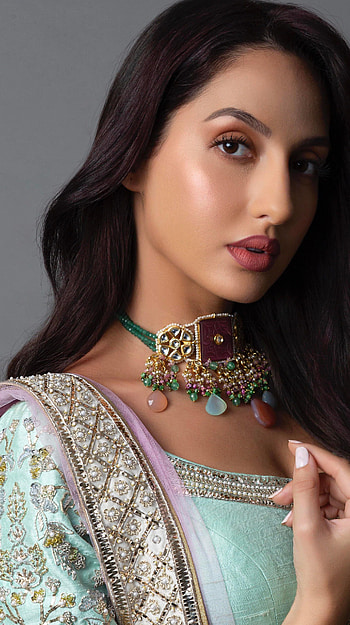Nora fatehi, bollywood actress, sexy seductive HD phone wallpaper