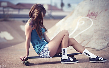 Skate girl, Skateboard fashion, Skater girls, Trendy urban style HD wallpaper