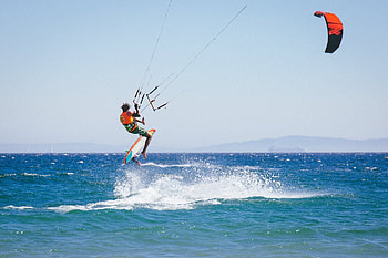 Kiteboarding, Exciting kitesurfing, Adrenaline-filled kiteboarding, Voile adventures HD wallpaper