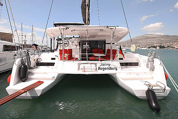 Catamaran, Charter rental, Offshore training, Sailing paradise HD wallpaper