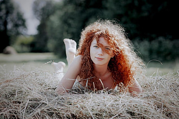 Stunning Redhead, girl, beautiful, grass, beauty, woman, outside, field, red, face, nature, redhead, hair, stunning HD wallpaper