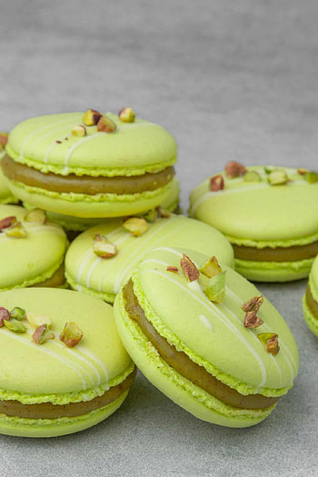 Pistachio, Macarons HD phone wallpaper