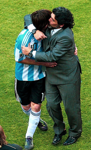 Maradona Y Messi, uniformw deportivo, football HD phone wallpaper