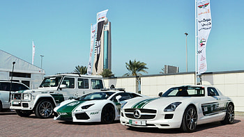Dubai Police Cars and - HD wallpaper