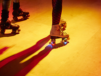 Rollerskating, London's embrace, Skating culture, Roller skate HD wallpaper