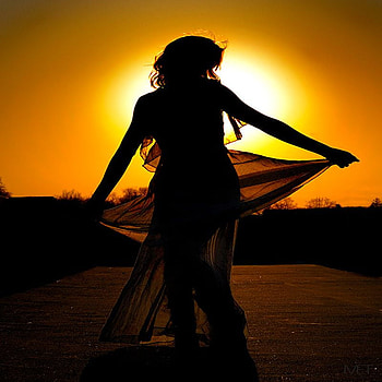 SILHUETTE ON SUNSET, silhuette, shadow, black, body, orange, woman, sunset HD wallpaper