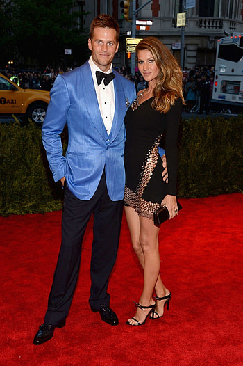 Red carpet, Met Gala, Stylish celebrities, Fashion HD phone wallpaper