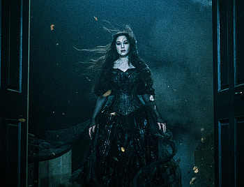 Beetlejuice: Monica Bellucci Ultra, movie, Beetlejuice Beetlejuice, Monica Bellucci HD wallpaper