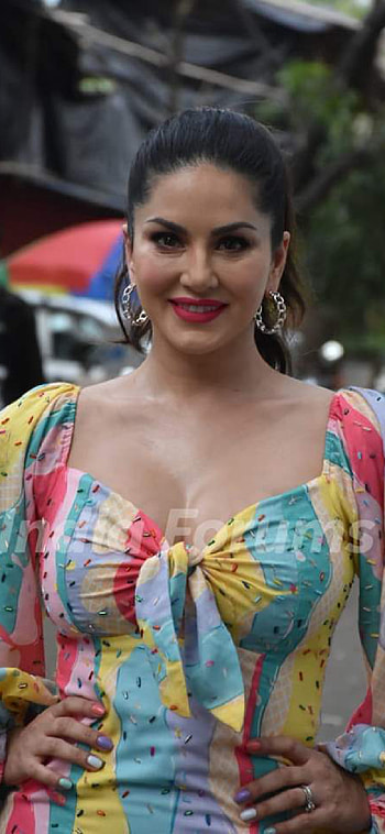 Sunny leone, face, lip HD phone wallpaper