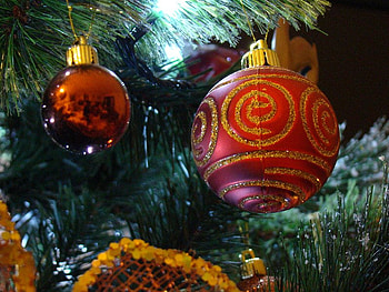 Ornaments Close Up, x-mas, lights, tree, ornaments HD wallpaper