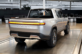 Showroom, Rivian Automotive HD wallpaper