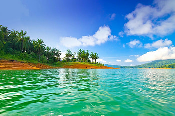 Beautiful Island, holidays, tropical, paradise, green waters, peninsula, beach, summer, Malaysia, clouds, mountains, palm trees HD wallpaper