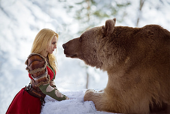 Face to face, winter, model, bear, urs, blonde, iarna, red, woman, girl HD wallpaper