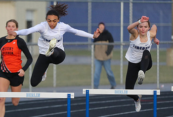 Olentangy Liberty High School, Hurdling HD wallpaper