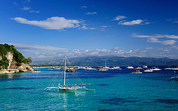Catamaran, Sea and sun, Beach paradise, Cloudy skies HD wallpaper