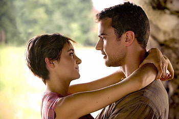 Four and Tris, Divergent movies, Tris Four kiss HD wallpaper