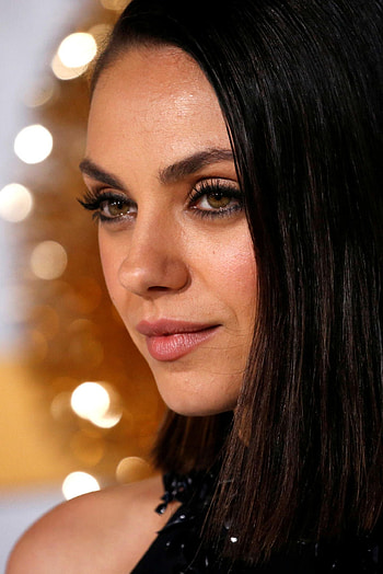 Ashton Kutcher, Mila Kunis couple, Starportrt news, Celebrity HD phone wallpaper