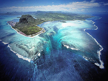 The Underwater Watefall, sea, waterfall, amazing, splendor HD wallpaper