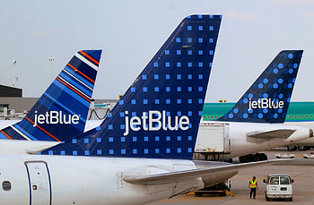 JetBlue acquisition offer, Spirit Airlines, Airline industry, Strategic partnership HD wallpaper