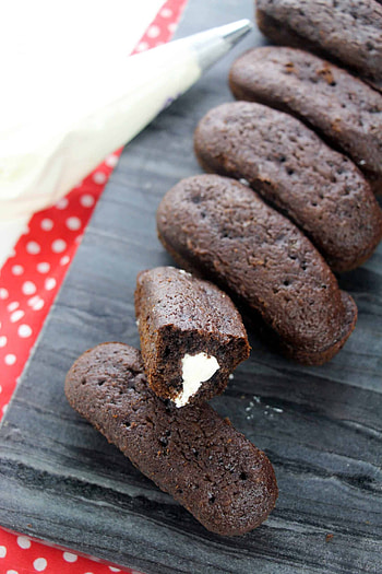 Twinkies, Chocolate Twinkie recipe, Cream-filled delight, Homemade indulgence HD phone wallpaper