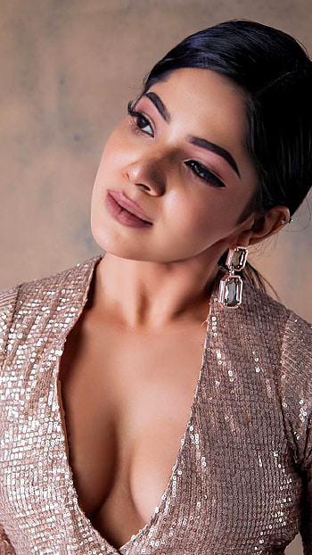 Divya Bharti, tamil actress, cleavage HD phone wallpaper