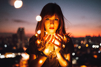 Girl Holding Fire Flies, graphy, girls HD wallpaper