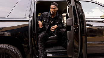 Giveon, Grammy nominee, Iconic fashion, Unique style HD wallpaper