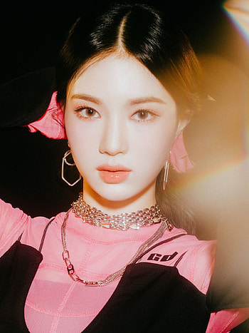 STAYC, K-pop youthful culture, Kpop girl groups HD phone wallpaper