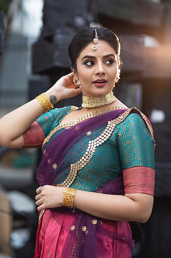 Sreemukhi, sari, flash graphy HD phone wallpaper
