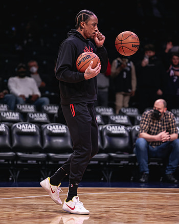 demar derozan, All star, Legend, BASKETBALL, NBA, Android , sports uniform, Chicago bulls, ball, , NBA SHOES, 10, Warm-up HD phone wallpaper