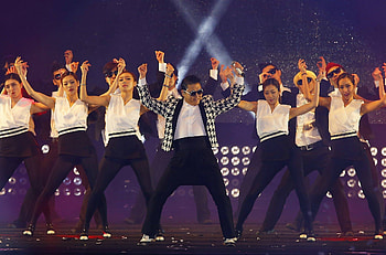 PSY's thoughts, Music interview, Artist's perspective, Expressing opinions HD wallpaper