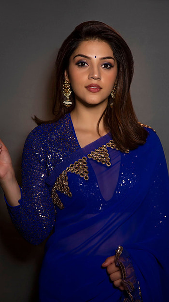 Mehreen Pirzada, saree lover, model HD phone wallpaper