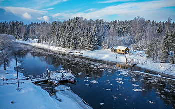 River Gauja in Latvia, crossing, forest, river, winter, hut, Latvia HD wallpaper