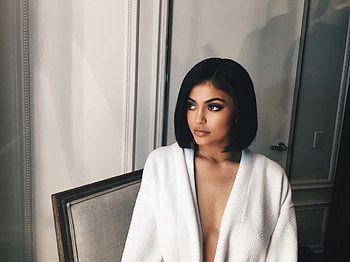 Kylie Jenner Short Black Hair 2017, kylie-jenner, celebrities, girls, model HD wallpaper