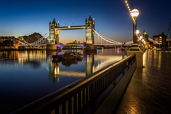 London Bridge, Iconic landmark, Travel destination, Famous bridge HD wallpaper