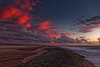 Sunset, beach, sea waves, clouds, sky, sea HD wallpaper