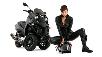 Gilera Fuoco 500ie, Girls and Motorcycles HD wallpaper