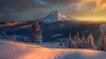 Mount Hood Majesty: Snowy Oregon Peak, mountain, snow, Mount Hood, Oregon, Snowy Mountain HD wallpaper