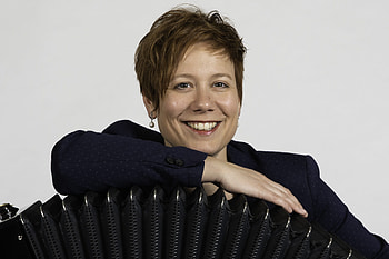 Podcast accordion talks, Mit yvonne glur, Yvonne glur troxler, Accordion talks folge HD wallpaper