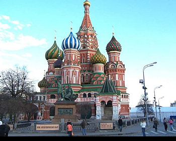 colourful building in Russia, blues, reds, colours, greens, domes HD wallpaper