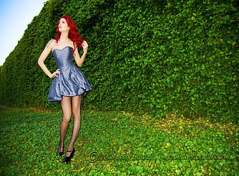 GREEN AND RED, model, green, red, park garden, hair HD wallpaper