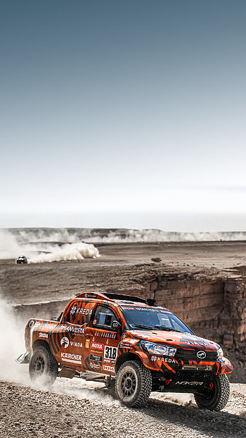 Toyota Hilux 5.0 V8, Dakar Rally HD phone wallpaper