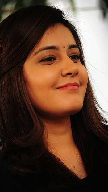 Rashi khanna, telugu actress, model, glamorous HD phone wallpaper
