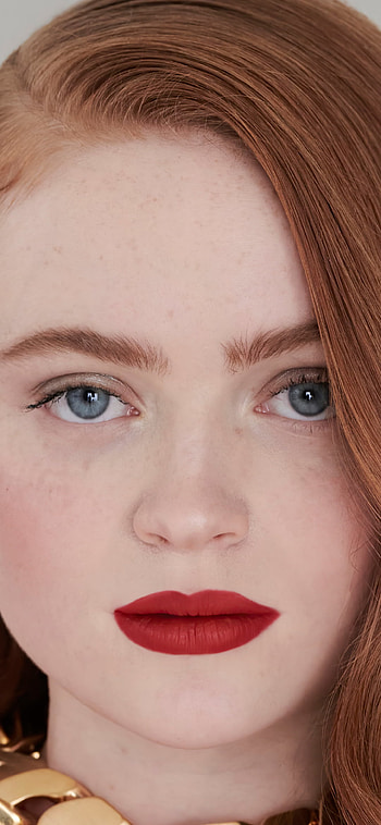 Blue-Eyed American Actress — Red Lip Celebrity , lipstick, actress, American, face, blue eyes, Celebrity, Sadie Sink HD phone wallpaper