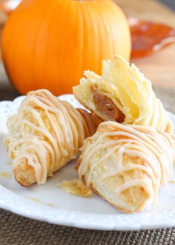 Pumpkin puff pastry turnovers, Sweet and spicy flavors, Fall-inspired treat, Delectable delight HD phone wallpaper