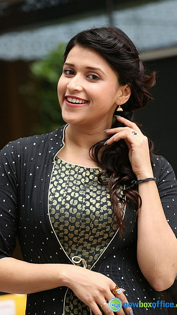 Mannara Chopra, Telugu, Heroine HD phone wallpaper