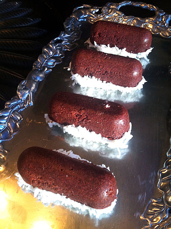 Twinkies, Red Velvet Twinkies, Homemade sweets, Decadent dessert HD phone wallpaper